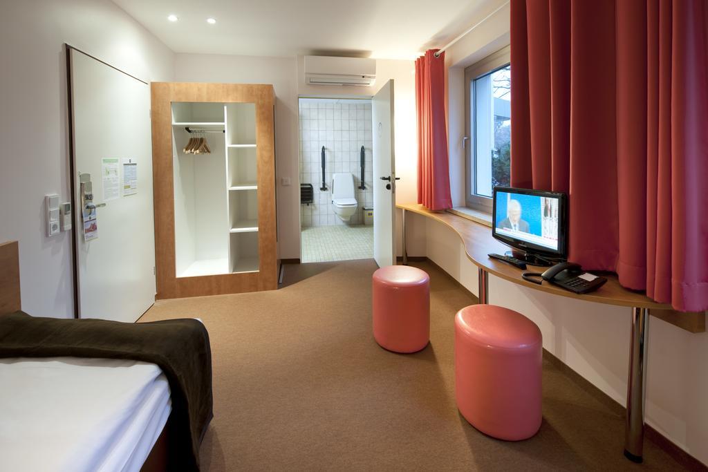 Hotel Hannover-Garbsen Bagian luar foto